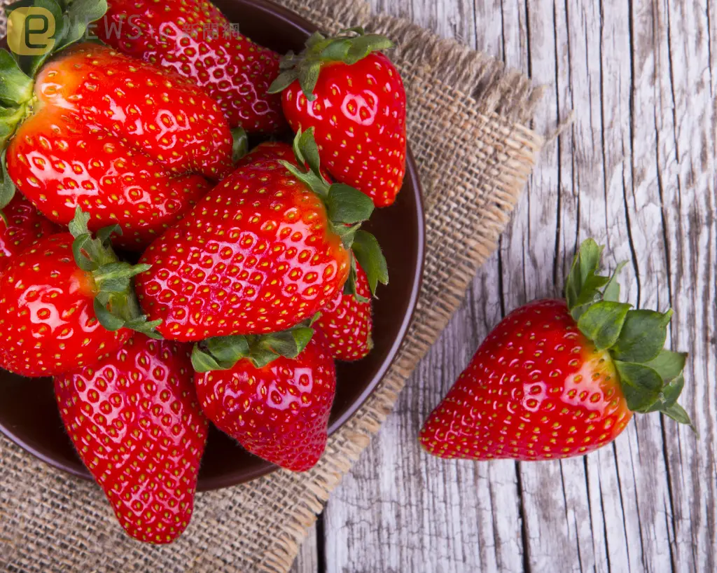 草莓台語有2種說法分別是「tsháu-m̂」和「tsháu-muê」