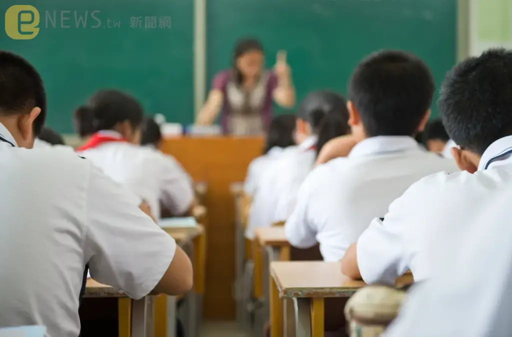 上海2名13歲國中生將漂白劑投同學水壺導致23人送醫