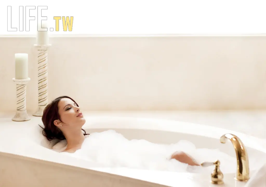 研究：「泡熱水澡」能改善血糖和代謝？這三點要注意：請記得多驗血糖！