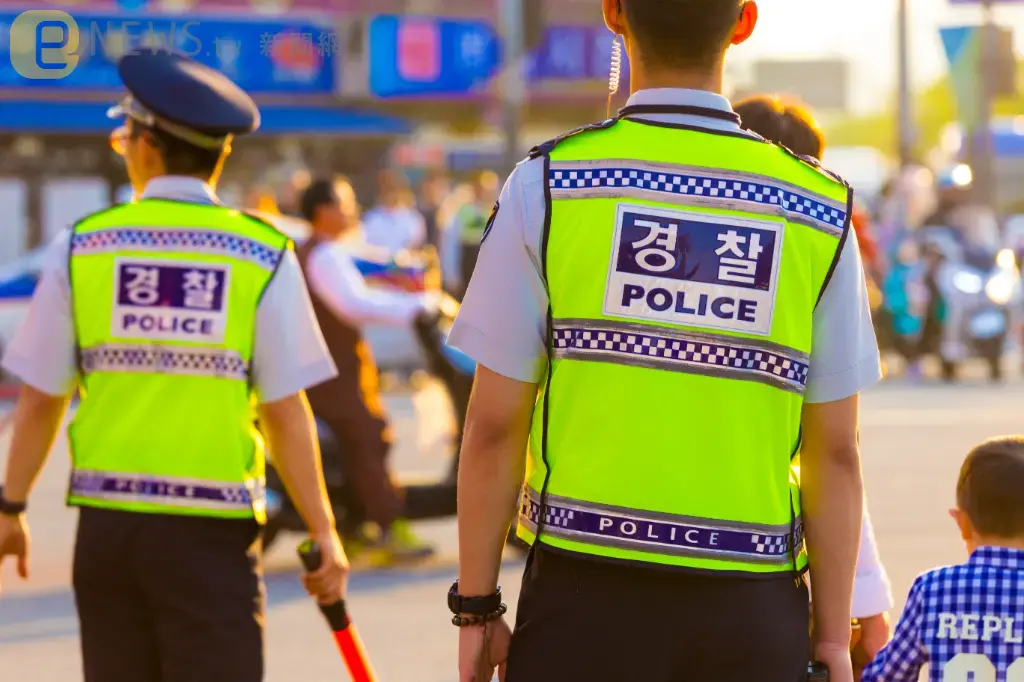 首爾地鐵隨機砍人1死3傷！33歲兇嫌被逮稱「因為身高太矮很自卑」　
