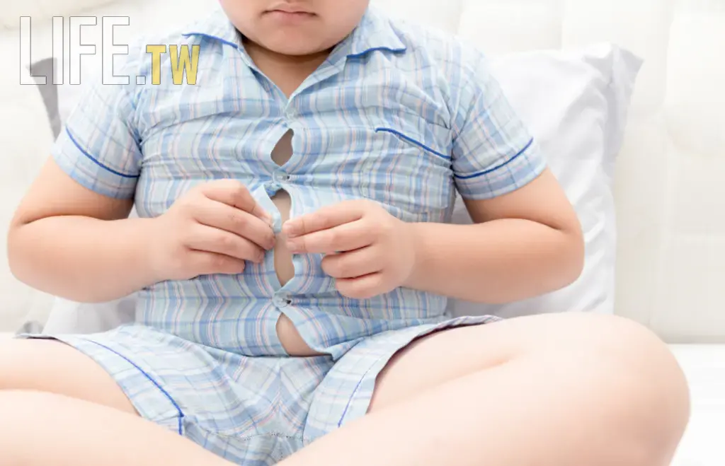 14歲少年100公斤，竟與「脊椎側彎」有關係　醫曝：可做這一測試檢查