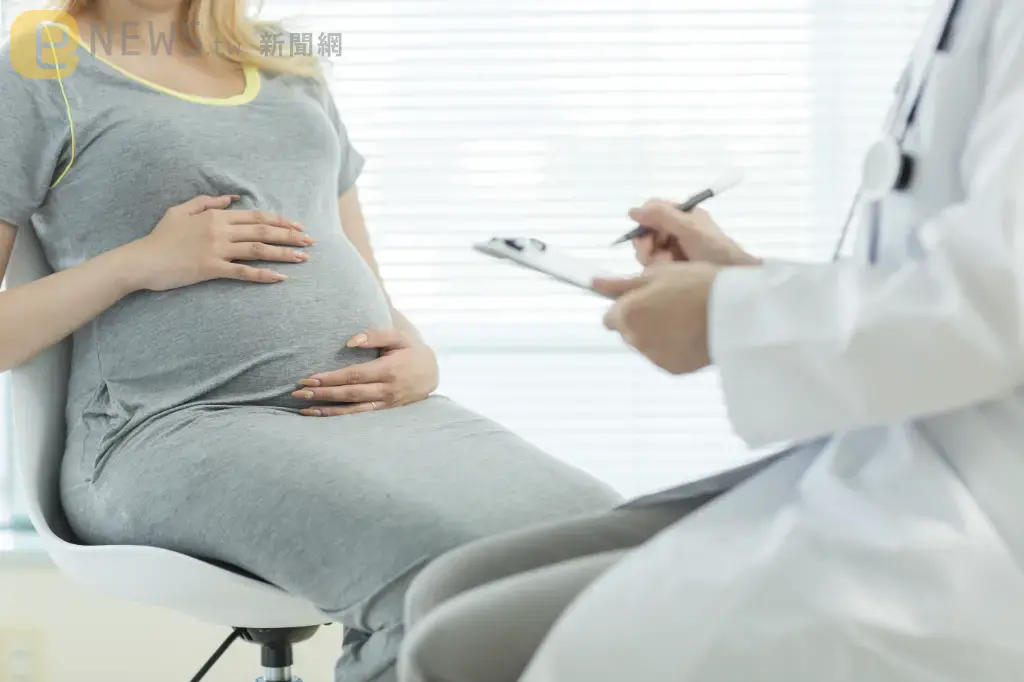 高中妹懷孕不敢說30週後父母發現崩潰跪求醫生拿掉