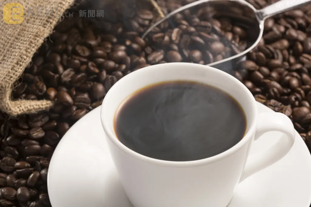 早餐喝什麼最健康？咖啡、奶茶、果汁...12款飲品熱量與糖分大揭密