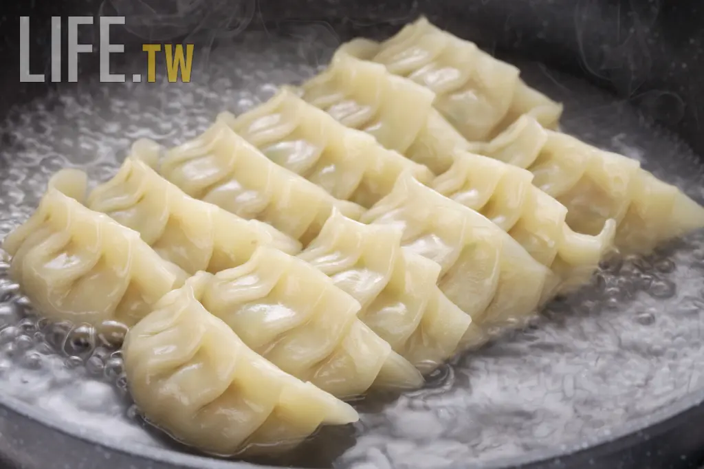 水餃、鍋貼熱量大比拼！吃多了恐超標　營養師授3招吃法不怕胖